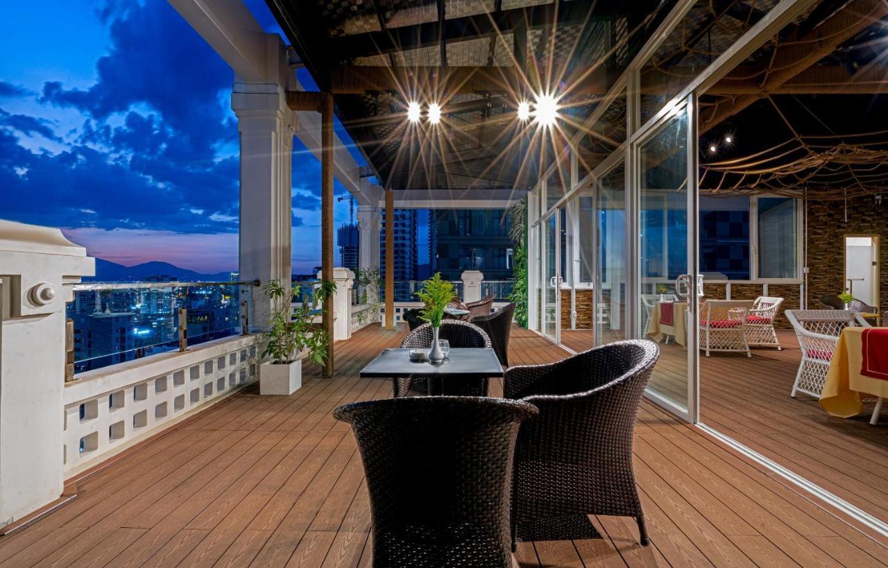 Bluesun Danang Beach Hotel Bagian luar foto