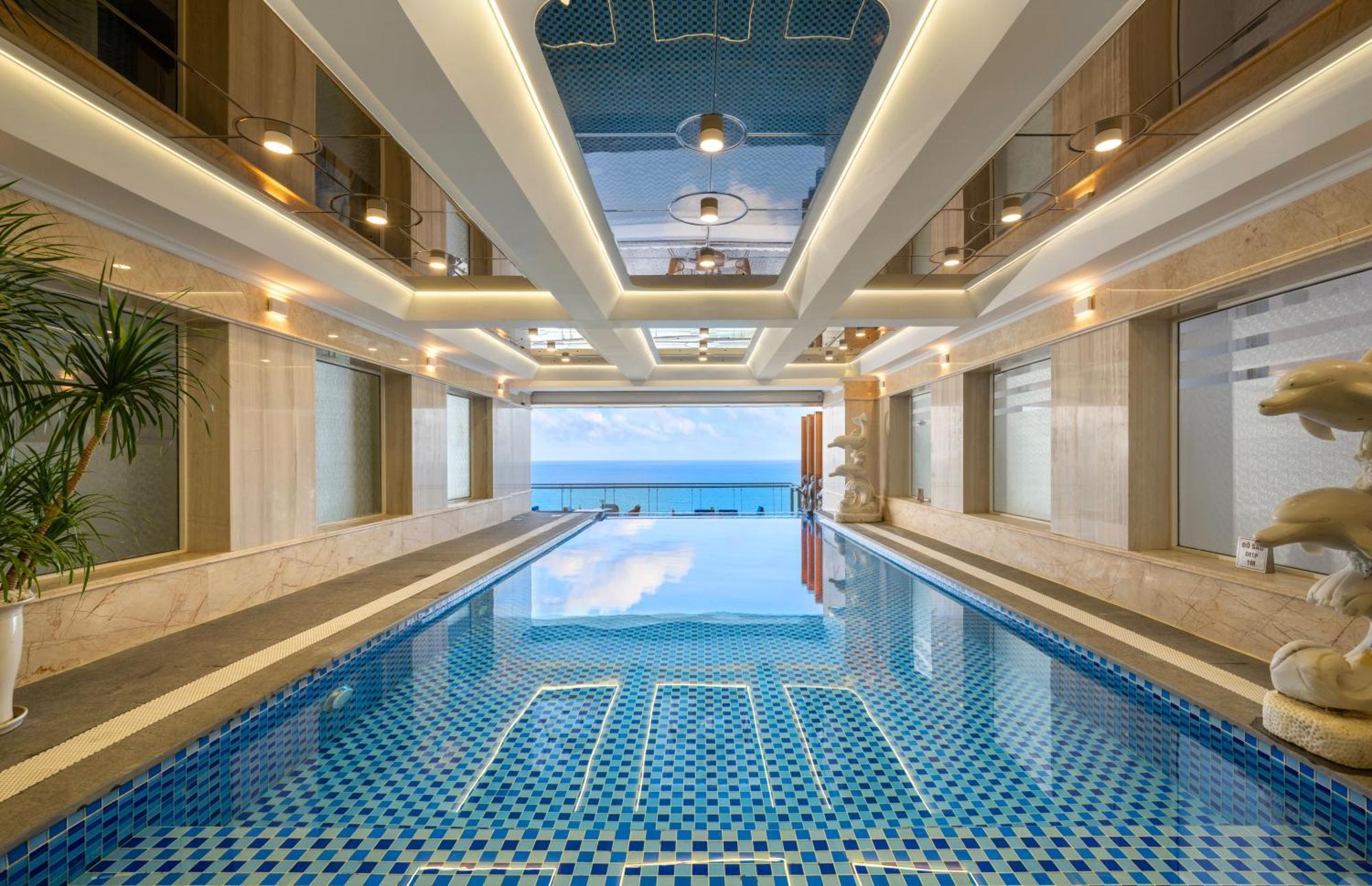 Bluesun Danang Beach Hotel Bagian luar foto